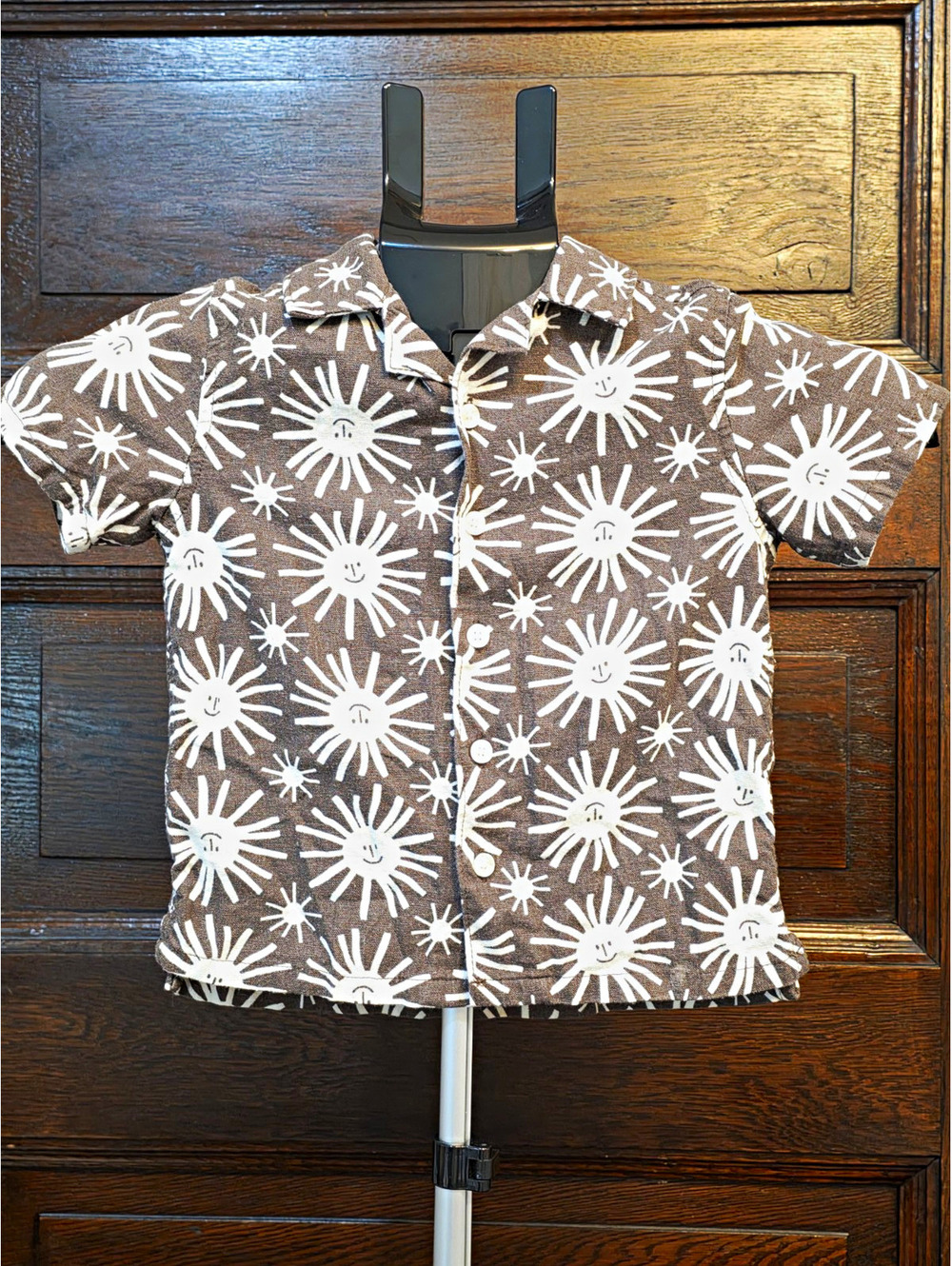 Old Navy Boys 3T Brown/White Sun Graphic Print Collared